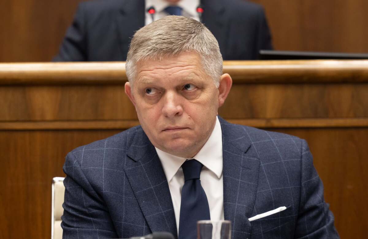hlasovanie o vyslovenĂ­ nedĂ´very, parlament,