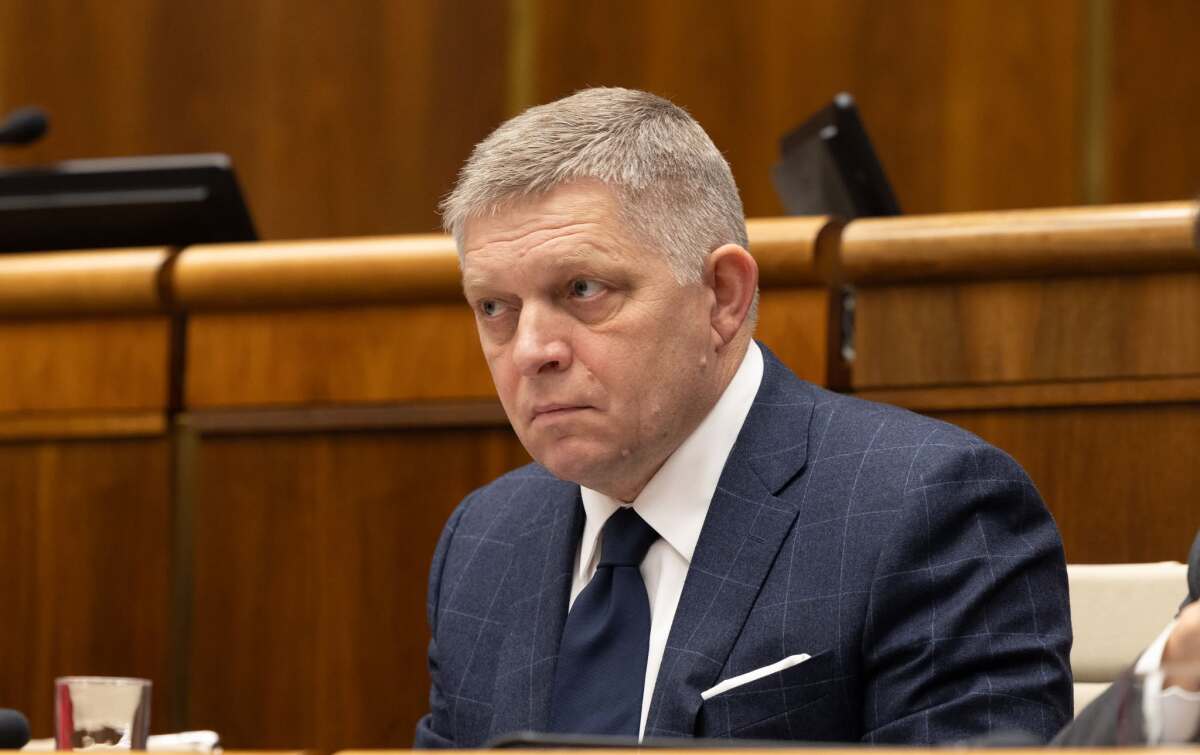 hlasovanie o vyslovenĂ­ nedĂ´very, parlament,