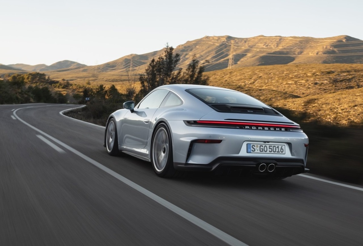 Porsche 911 GT3 Touring 8