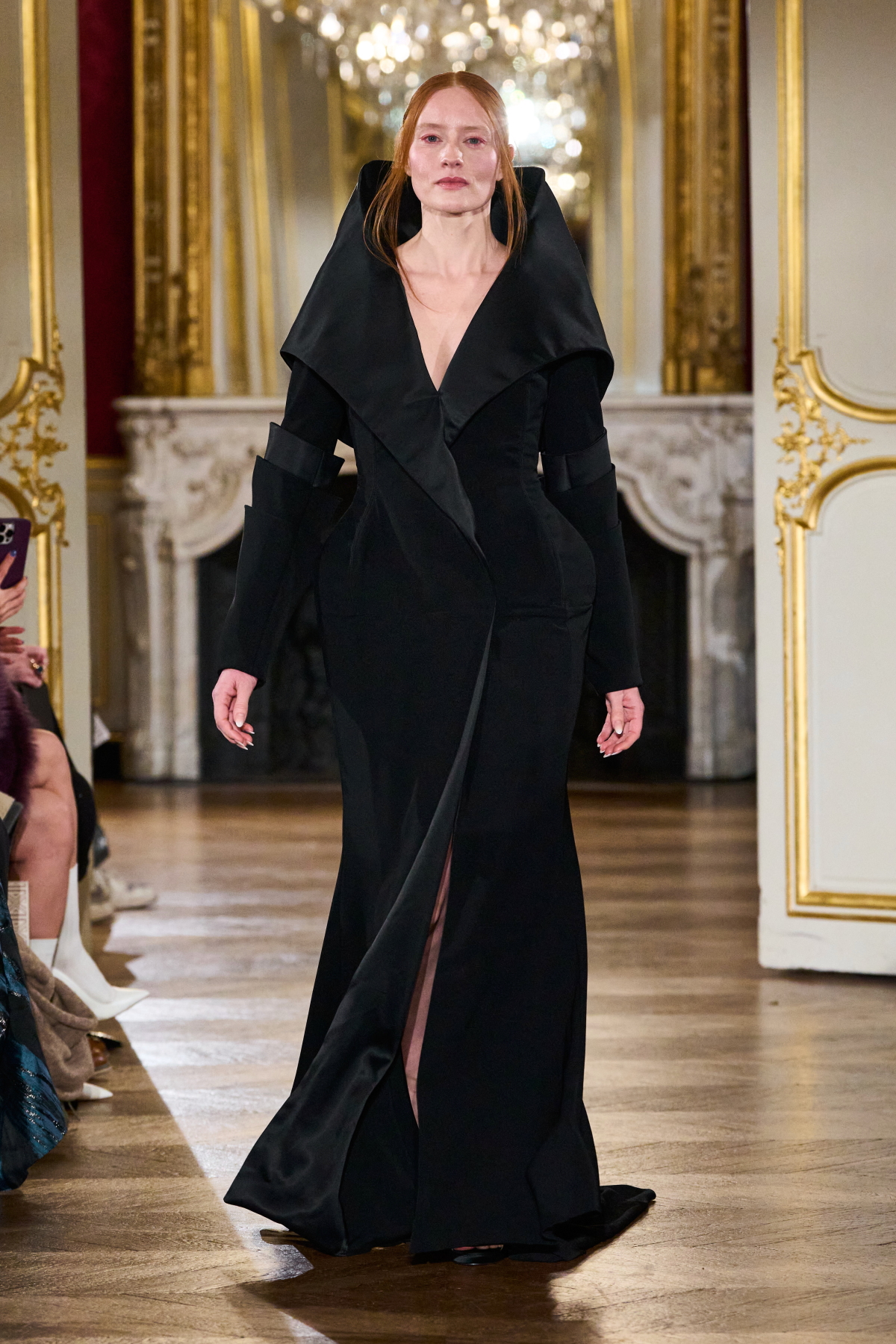 photo: Carlo Scarpato / Gorunway.com