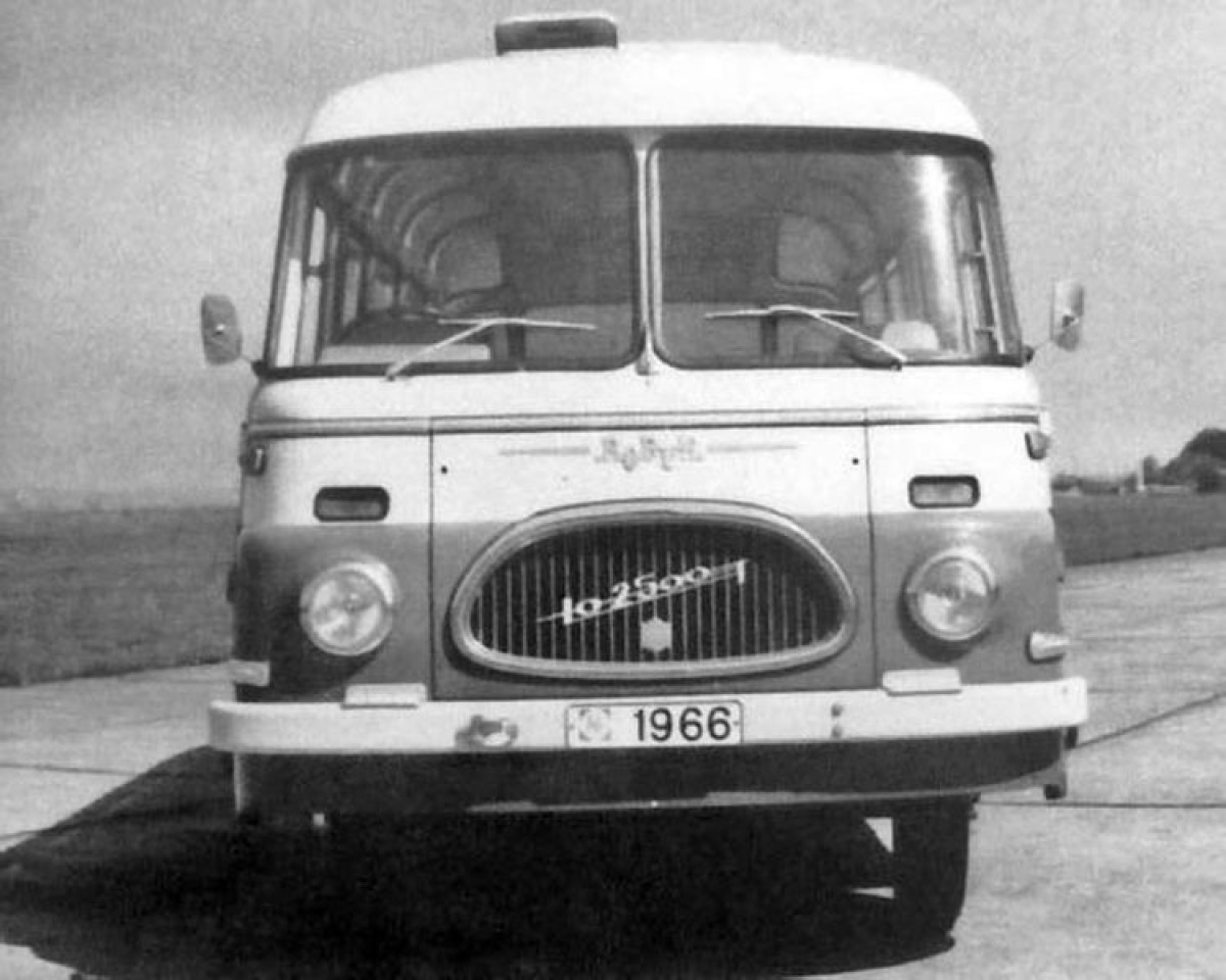 Robur - história
