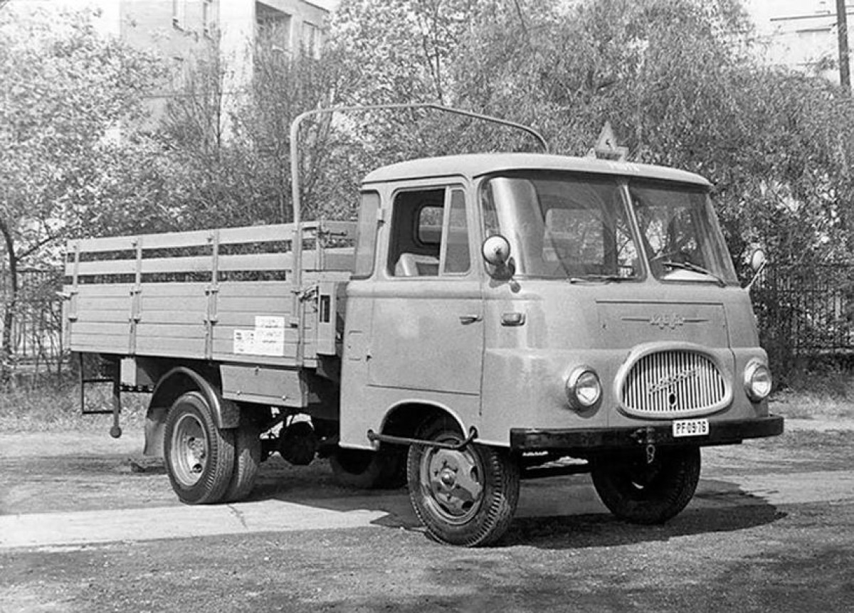 Robur - história