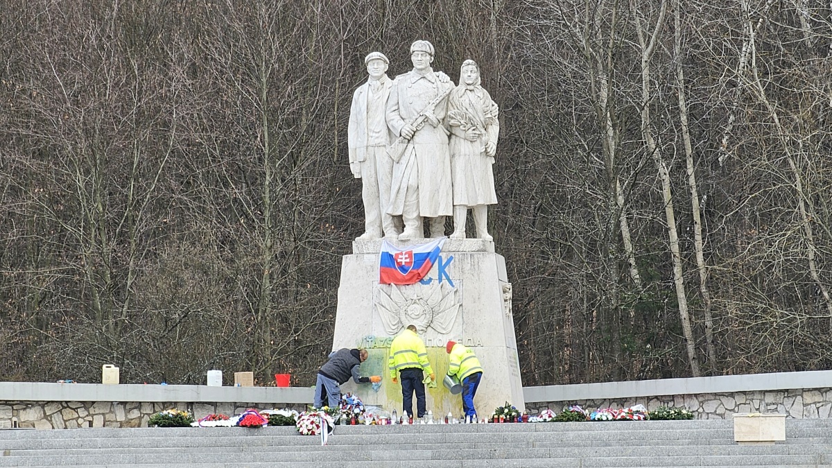 Pamaetnik na Dargove pocas cistenia