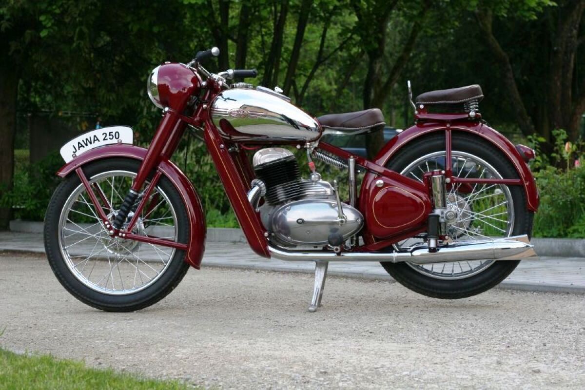 Aký motocykel je na obrázku?