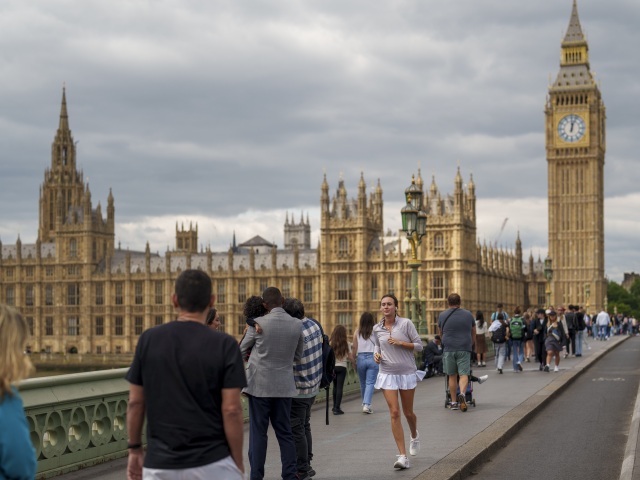 Westminster Bridge / Big Ben / London /