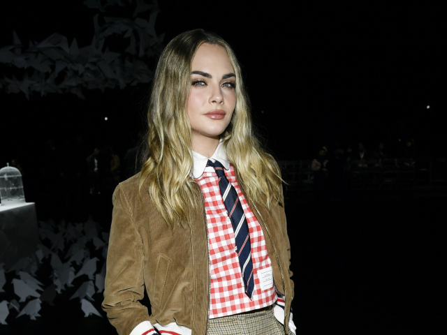 Modelka a herečka Cara Delevingne.
