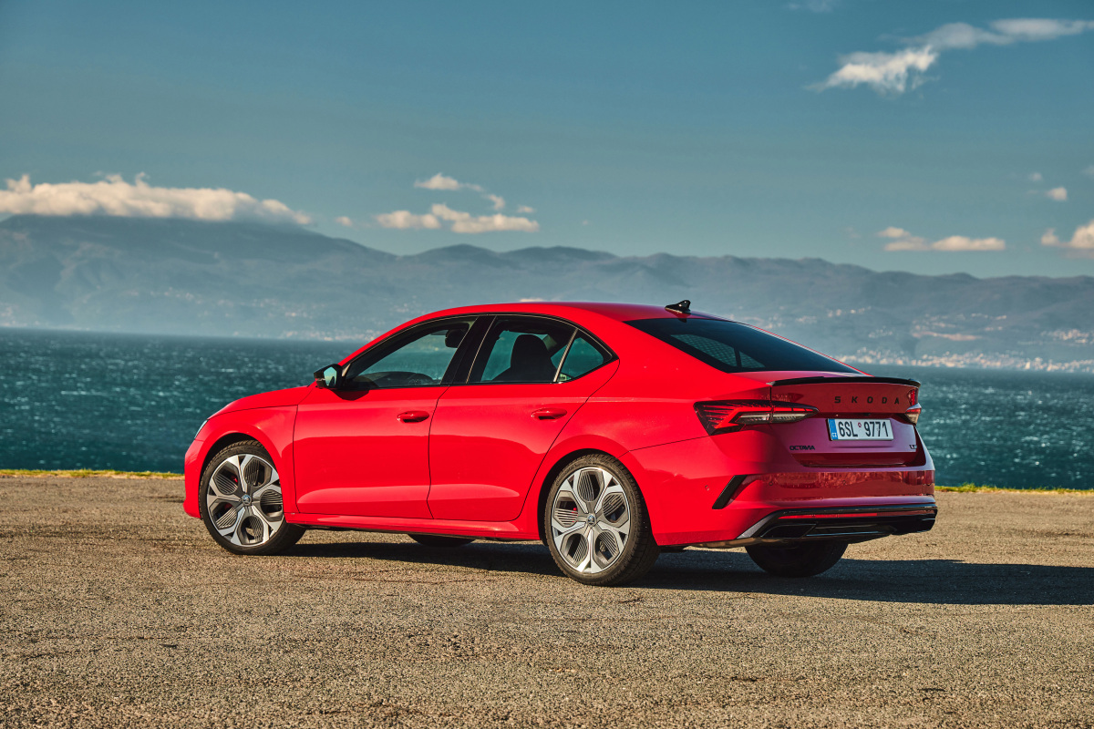 Škoda Octavia RS - 2025
