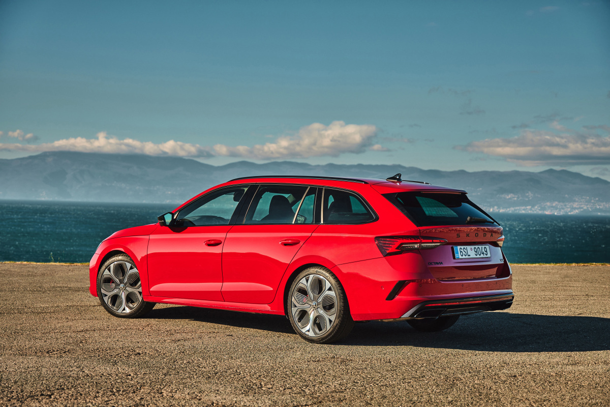 Škoda Octavia RS - 2025