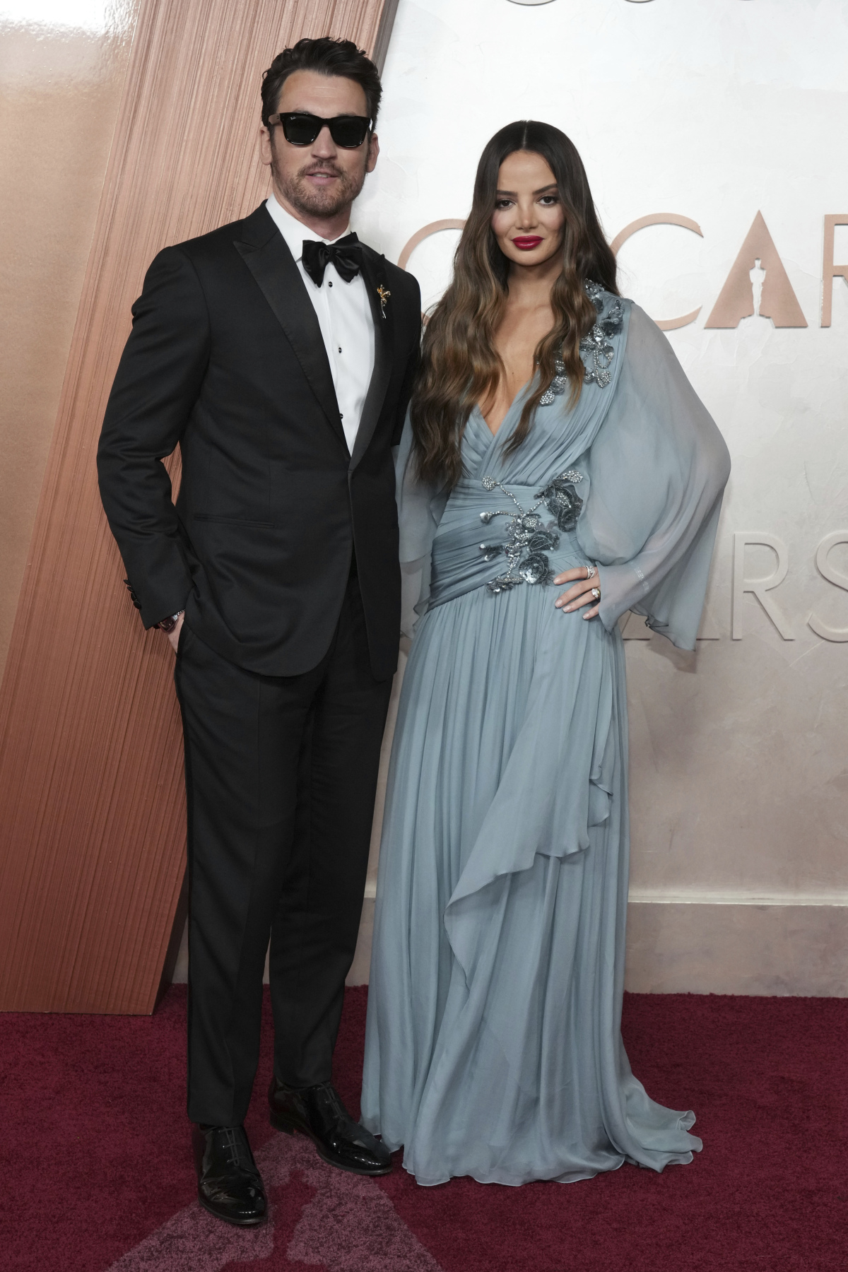 Herec Miles Teller a jeho manželka Keleigh Sperry.