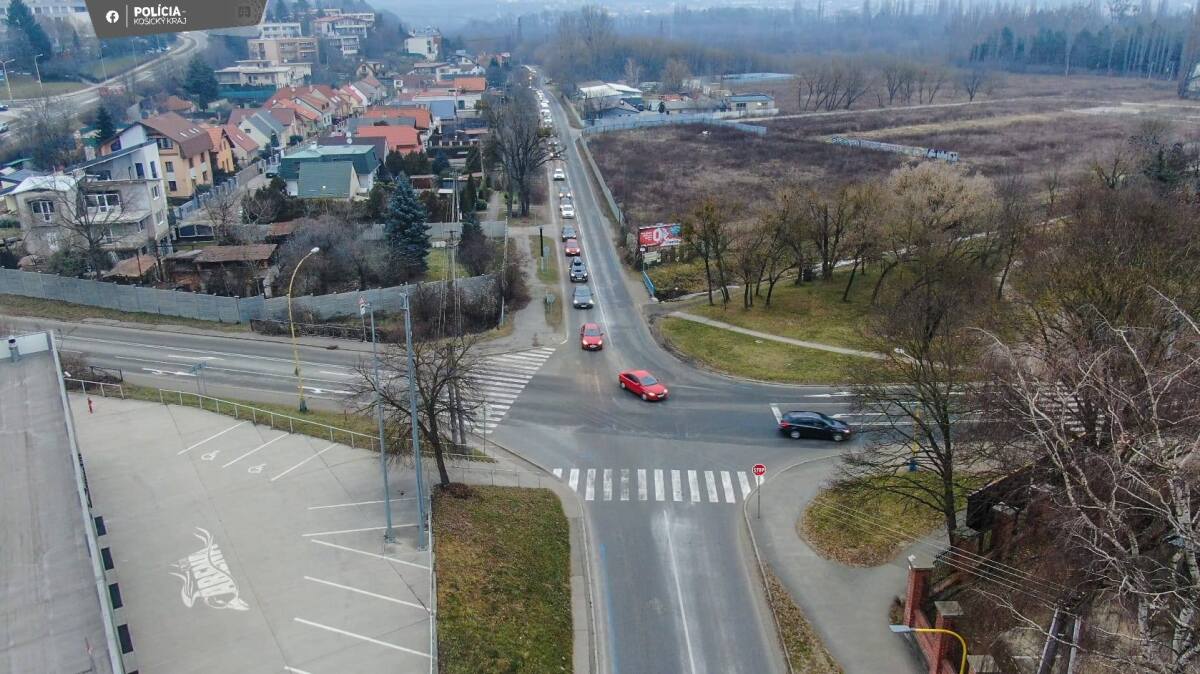 Krizovatka komunikacii Kostolianska cesta  Narodna trieda a Cesta pod Hradovou v Kosiciach
