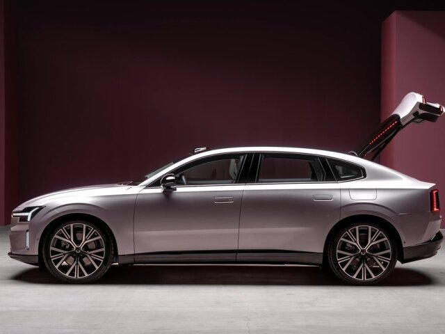 Namiesto sedanu dalo Volvo prednosť praktickejšiemu liftbacku s výklopným zadným vekom.