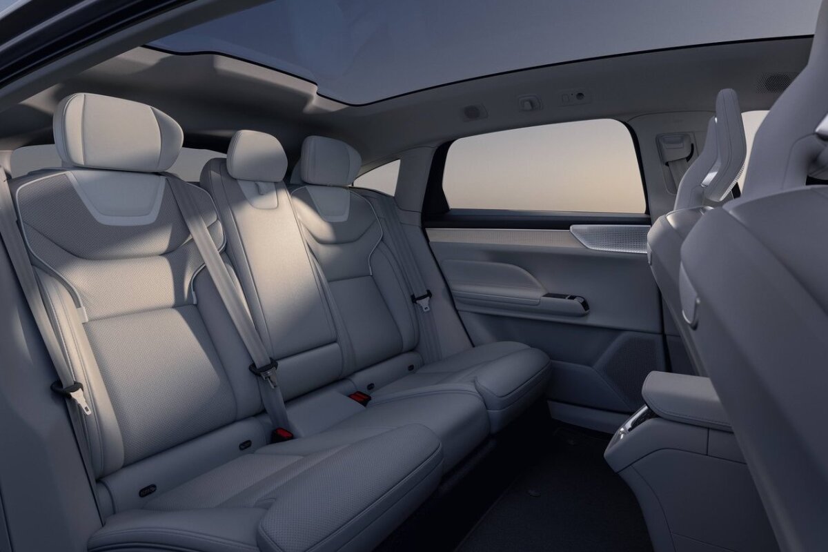 Volvo ES90 - 2025