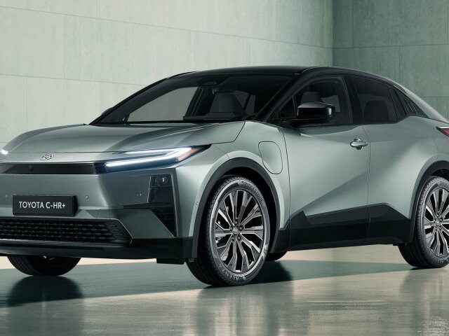 Toyota C-HR+ má v porovnaní s C-HR autonómny dizajn aj techniku. Spája ich však trieda C a tiež karoséria SUV-kupé. Dizajn je silne inšpirovaný konceptom bZ Compact SUV, predstaveným v roku 2022.