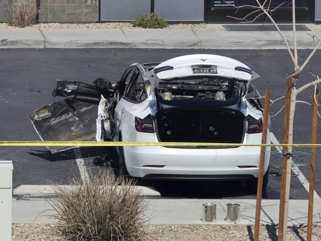Elon Musk, Tesla, vandalizmus
