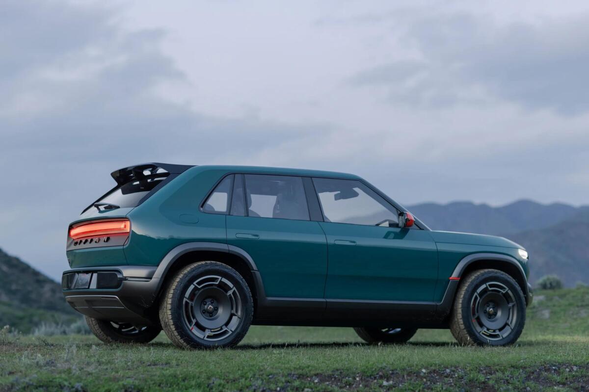 Retro modely Rivian R3 a R3X