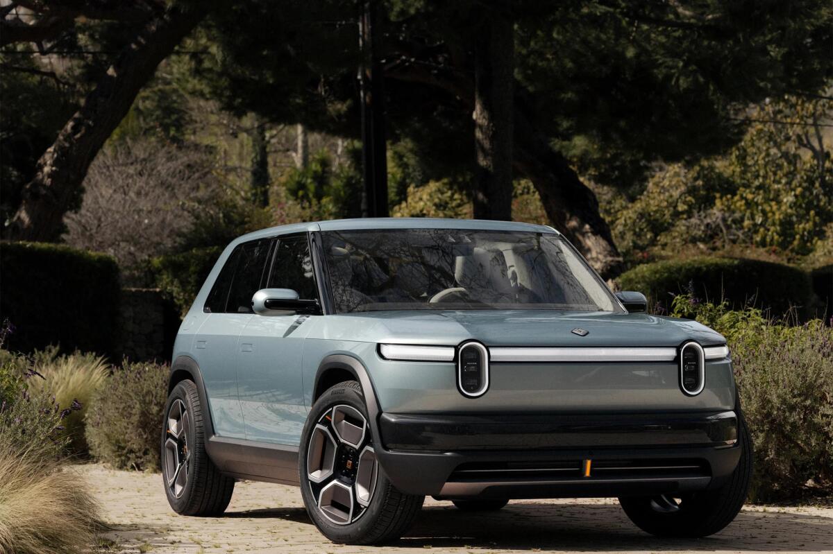 Retro modely Rivian R3 a R3X