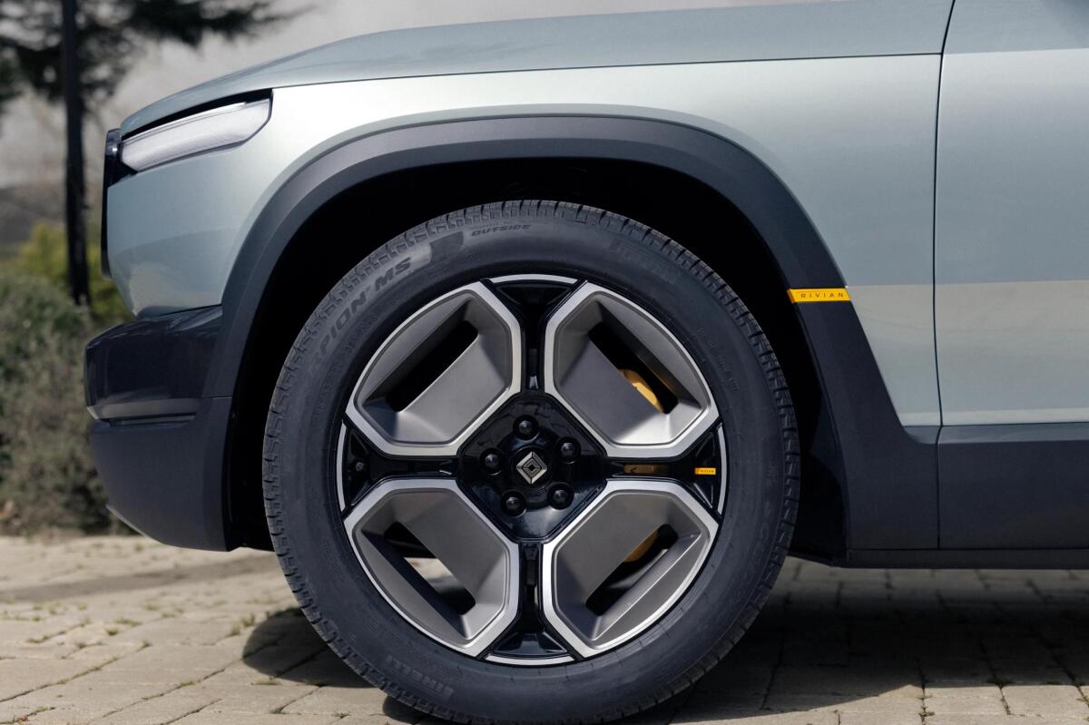 Retro modely Rivian R3 a R3X
