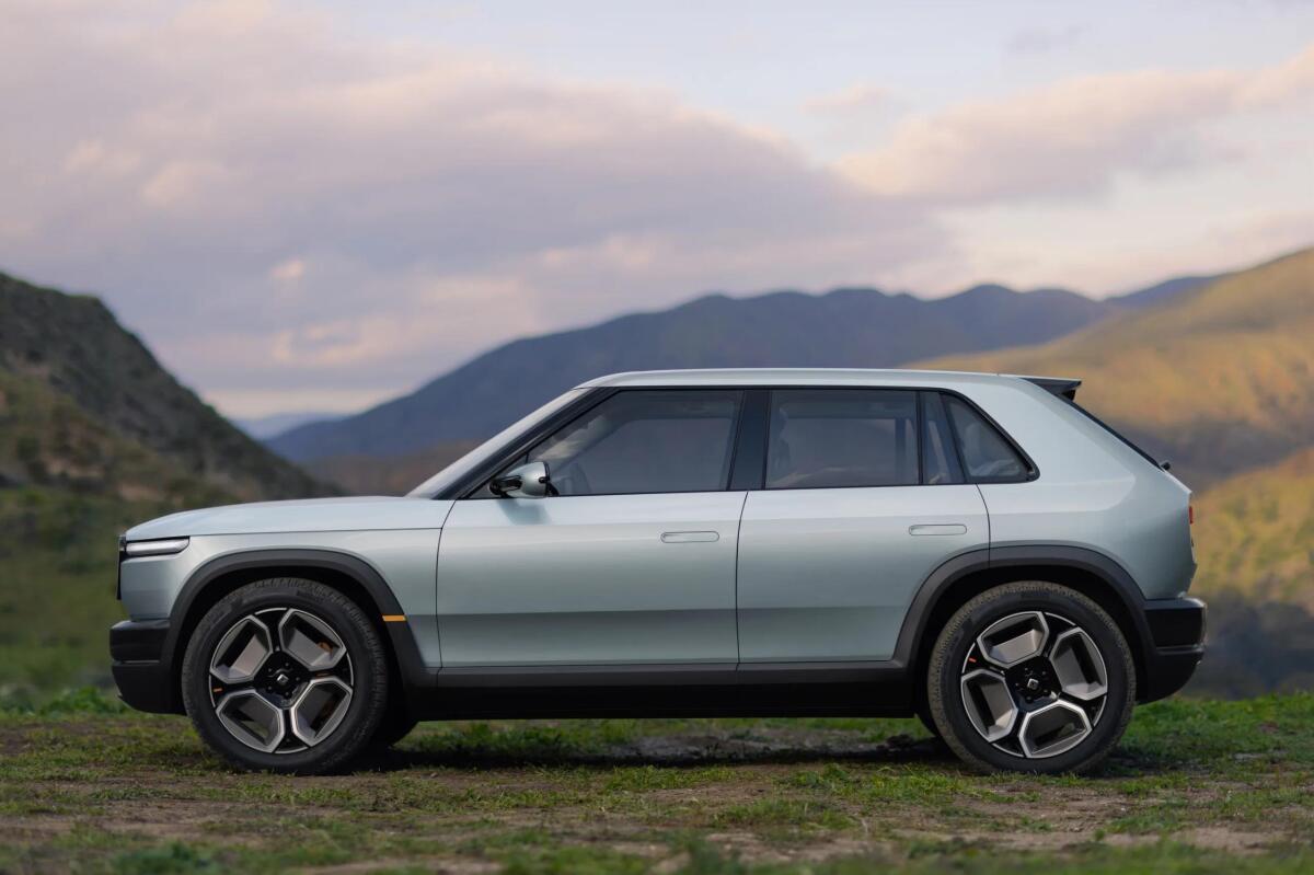 Retro modely Rivian R3 a R3X