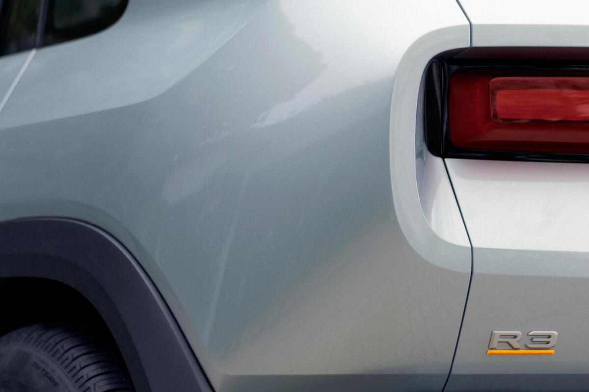 Retro modely Rivian R3 a R3X