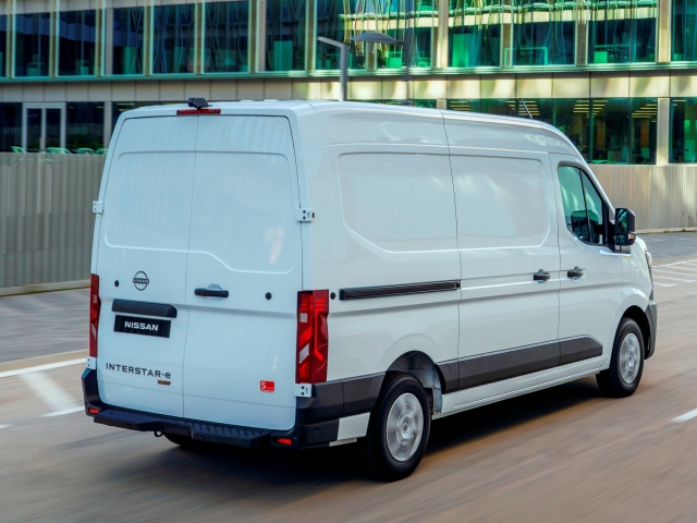 Elektrická verzia disponuje batériou s kapacitou až 87 kWh. Na dvesto kilometrov sa nabije za 30 minút.