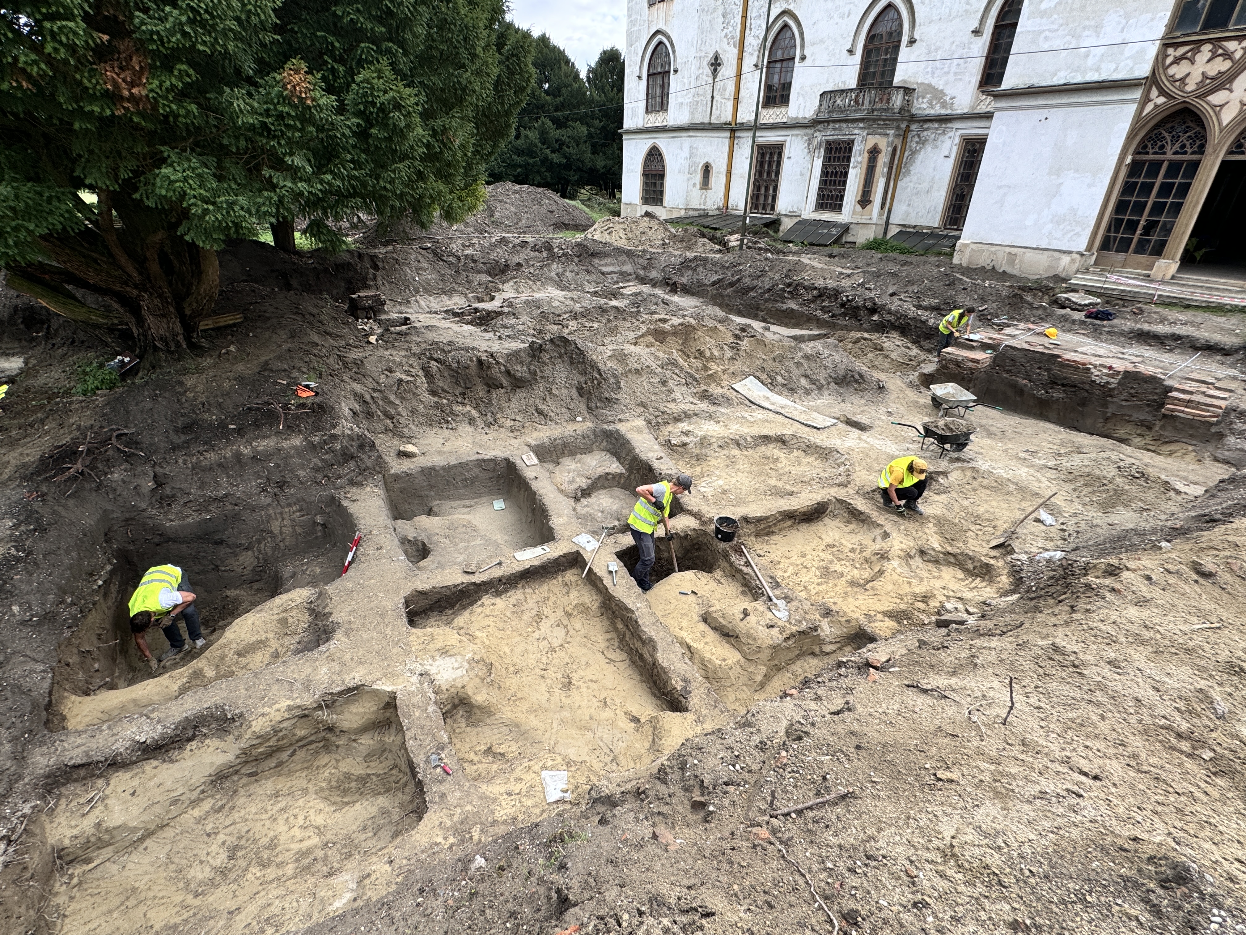 Archeologické vykopávky v Rusovciach