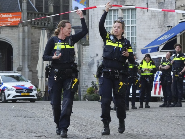 Holandská polícia, útok nožom, Amsterdam