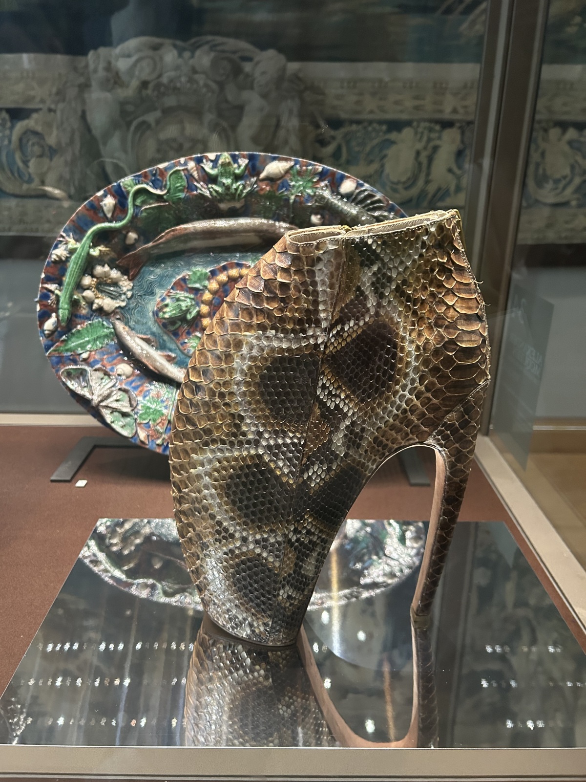 móda, Louvre, Louboutin