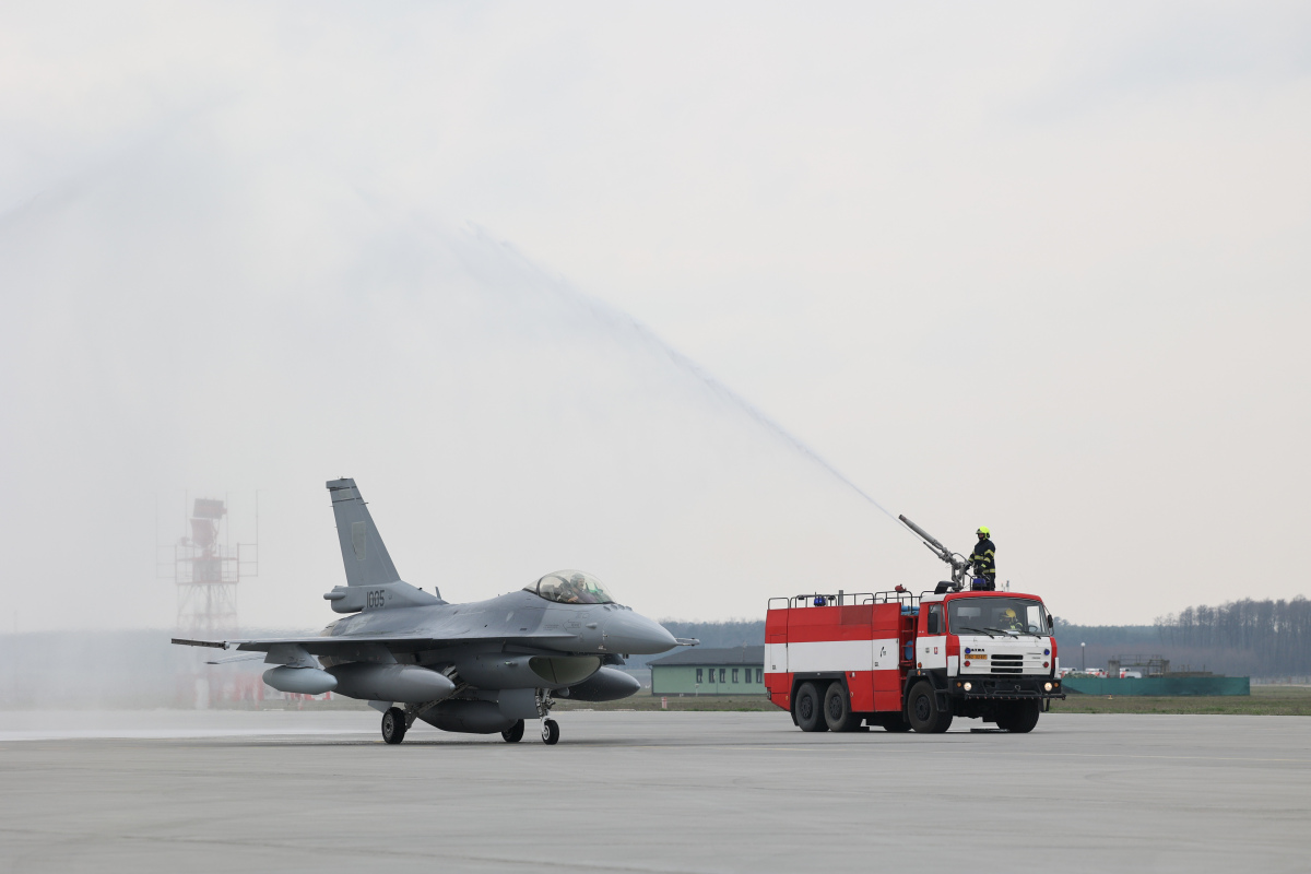 Prílet Kuchyňa F18 autor: Robert Hüttner