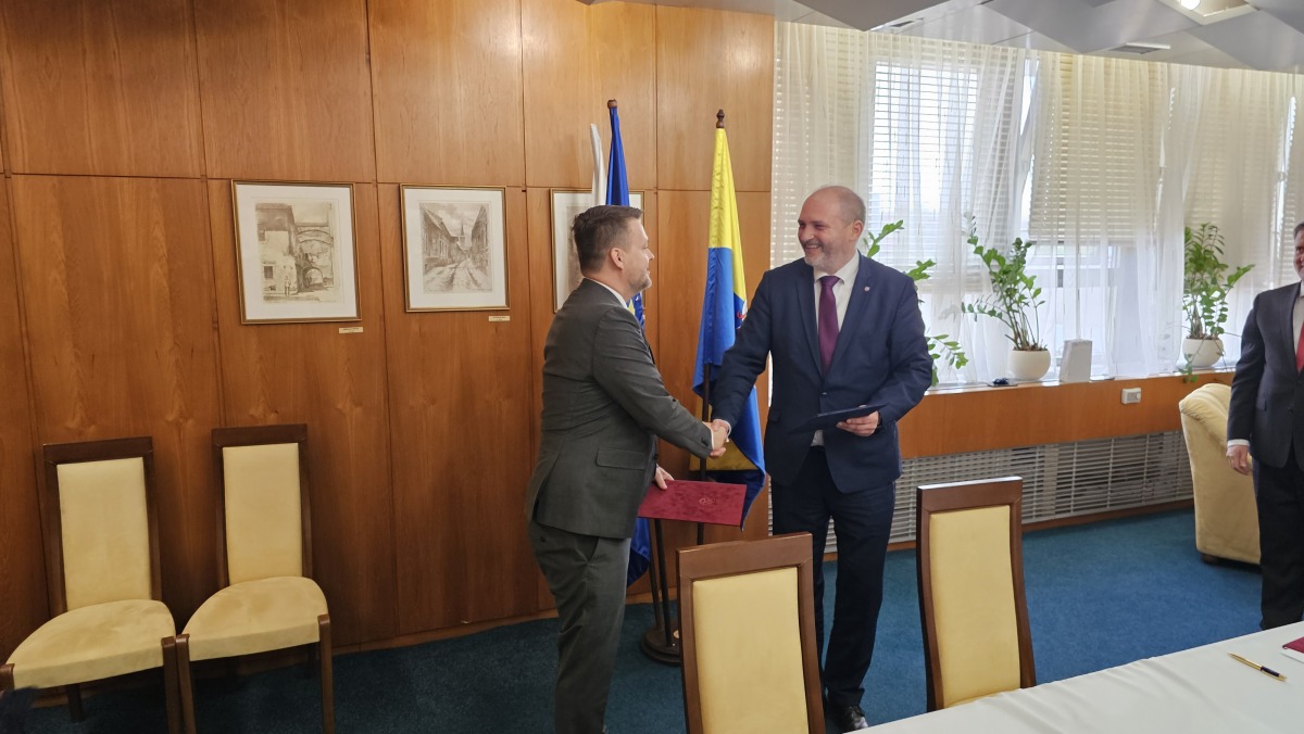 Samuel Migal a Jaroslav Polacek po podpise memoranda