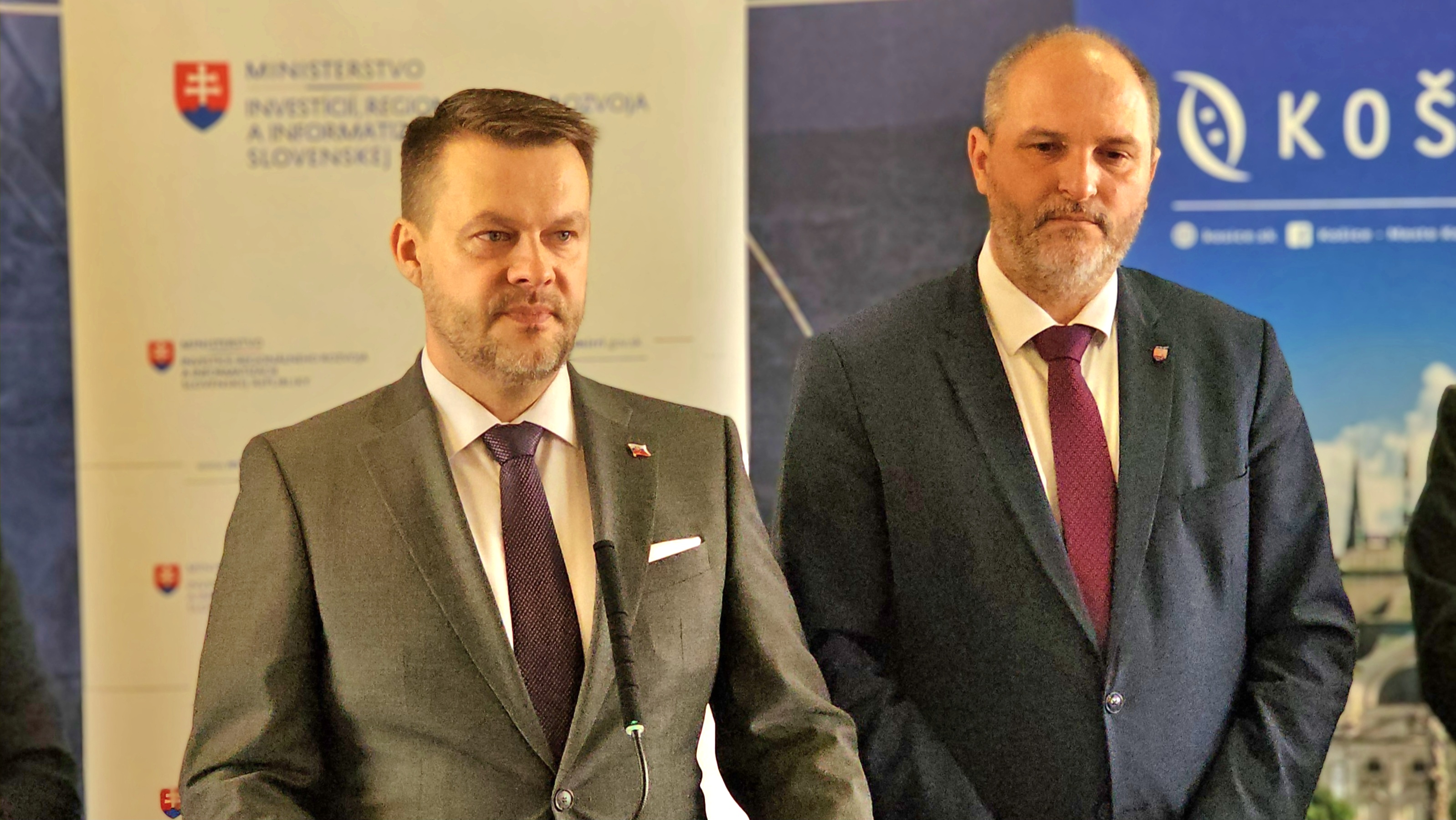 Samuel Migaľ a Jaroslav Polaček počas brífingu