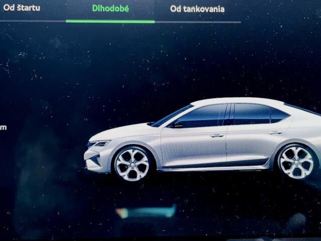 Priemernú spotrebu 8,4 litra benzínu na 100 km považujeme pri aute s tak slušnou dynamikou za prijateľnú. Na okreskách však vie zliezť aj k šiestim litrom.
