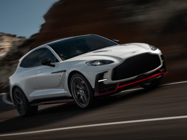 Aston Martin DBX S 1