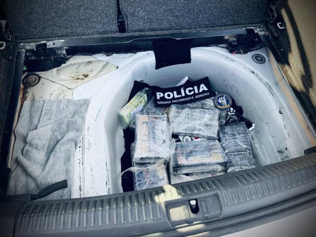 polícia, drogy, kokaín