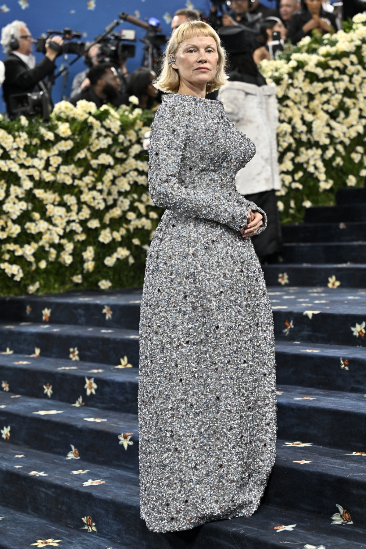 Herečka Pamela Anderson v kreácii od Tory Burch. 