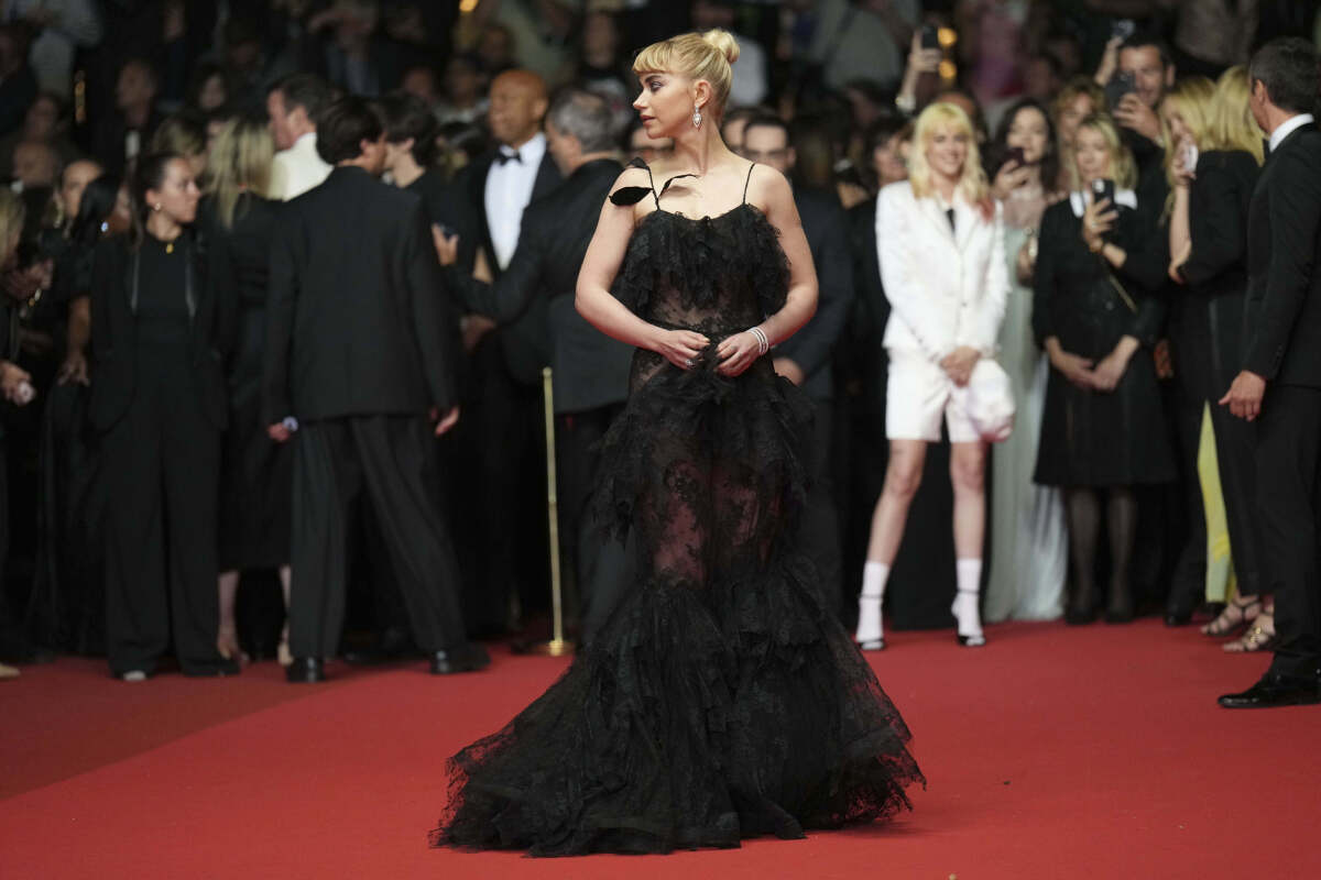 Herečka Imogen Poots v kreácii Rodarte.