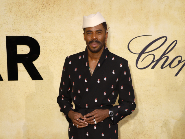 Herec Colman Domingo v kreácii Valentino. 