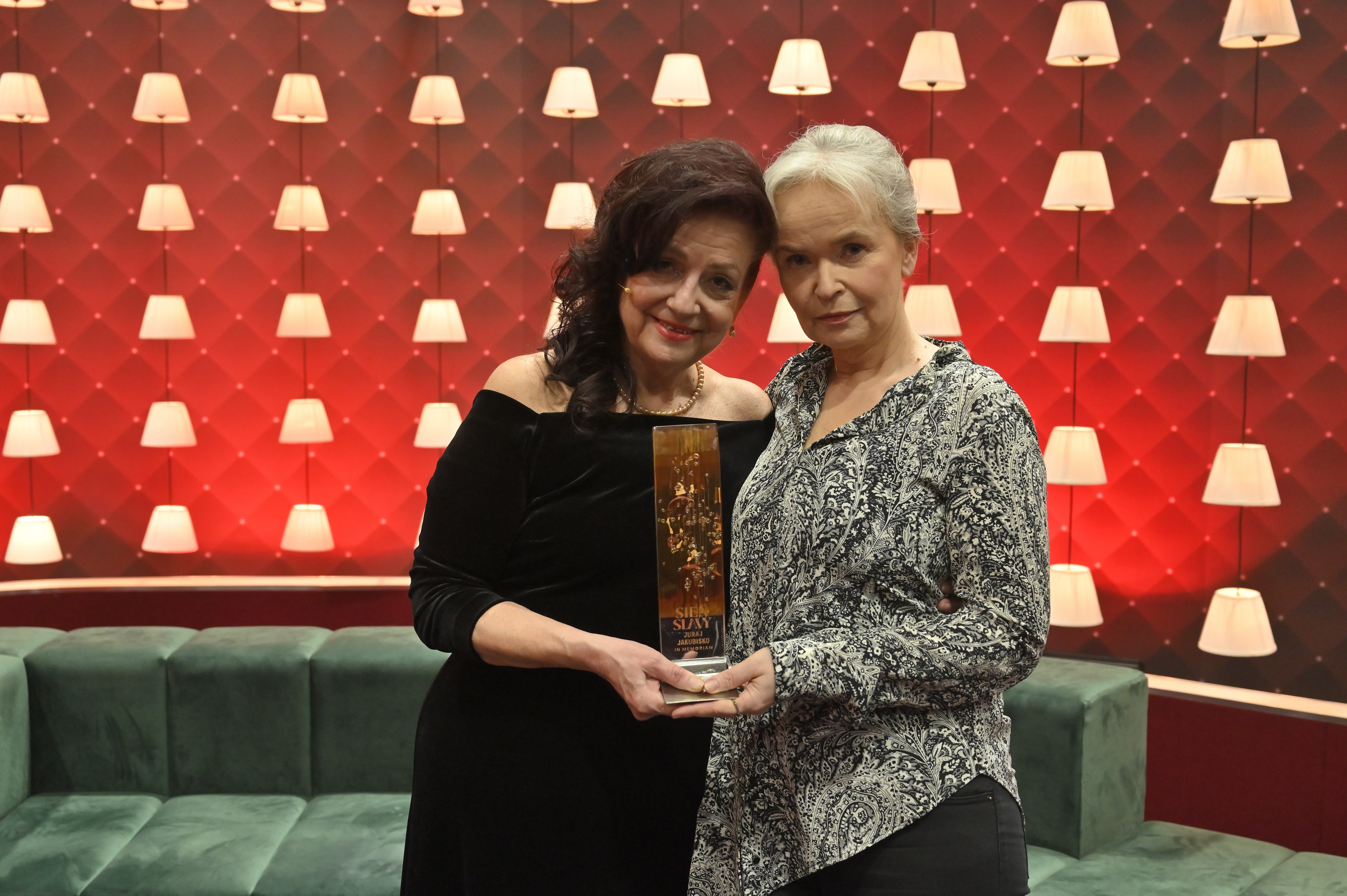 Herečka a producentka Deana Jakubisková Horváthová (vľavo) a herečka Petra Kolevská Vančíková.