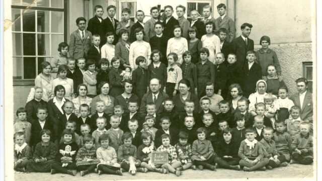 Siroty z modranského sirotinca vyrastali so svojimi "mamuškami" a "sirotnými otcami".