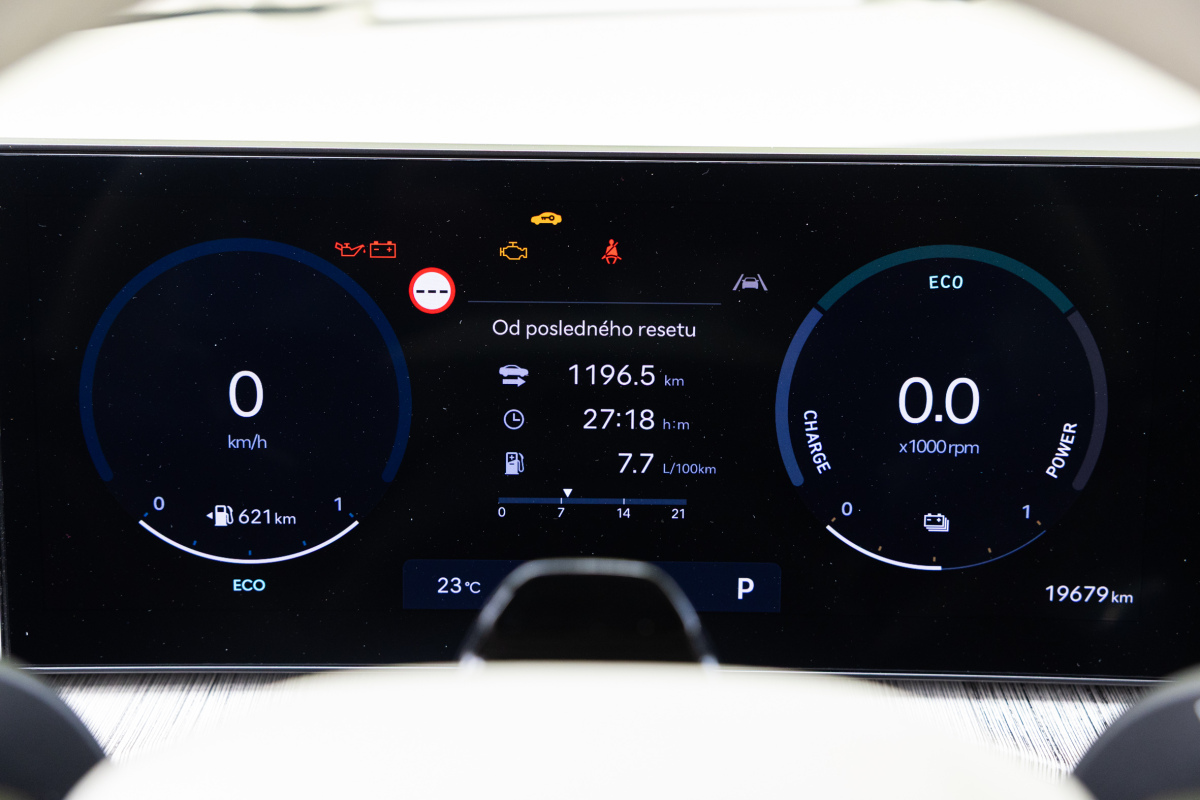 Hyundai Santa Fe PHEV - test 2025