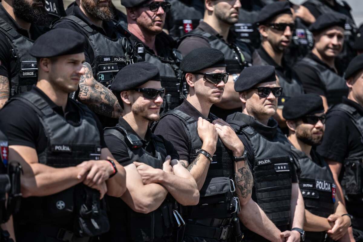 policajti, motorizovaná jednotka