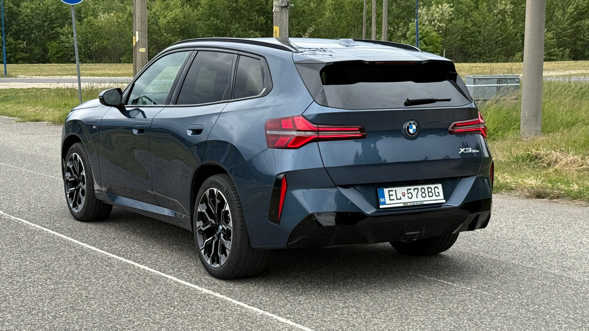 BMW X3 30e xDrive (2025)