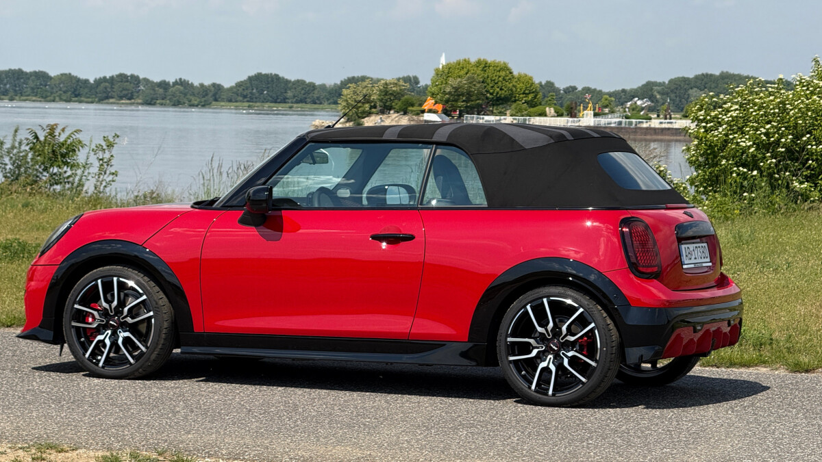 MINI JCW Convertible (2025)