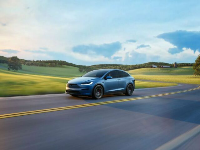 Tesla Model X 1