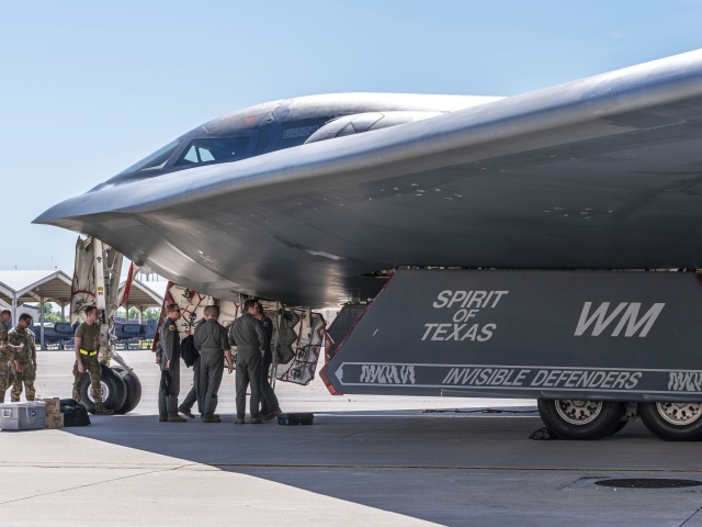 Bombardér / B-2 /