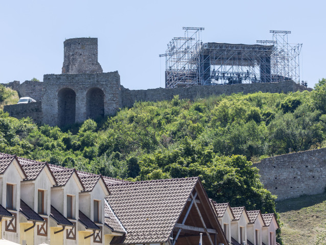 prípravy na oslavy,