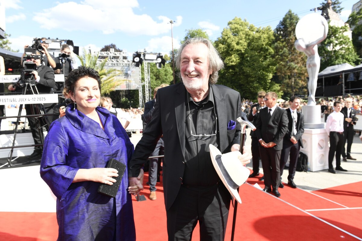 Nechýbal ani herec Bolek Polívka a jeho manželka Marcela. 