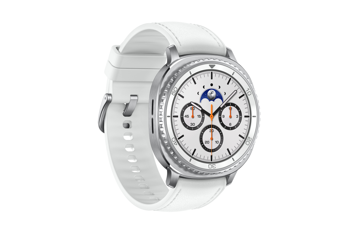 010-galaxy-watch8-classic-white-l-perspective