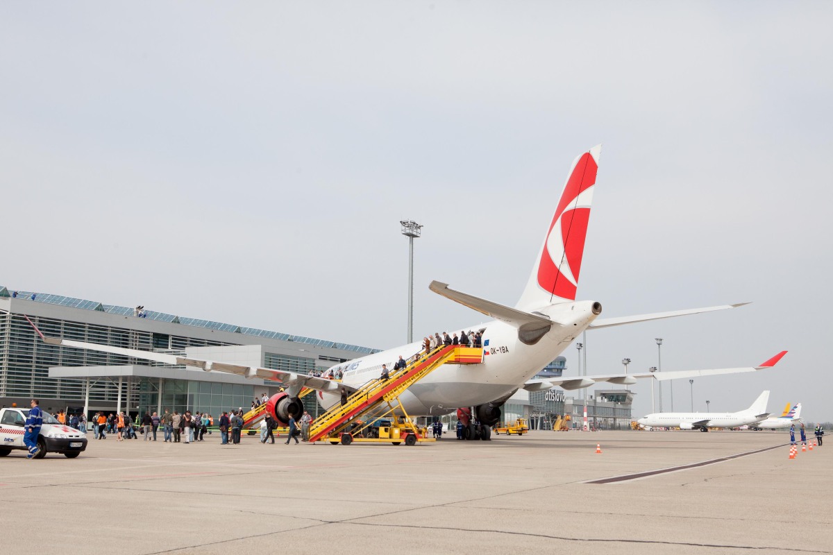 letisko bratislava, lietadlo airbus a330