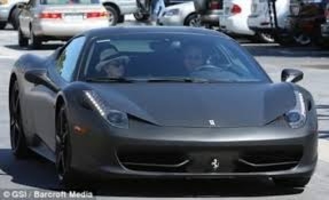 V jeho kolekcii sa nachádzali aj Ferrari či Aston Martin.