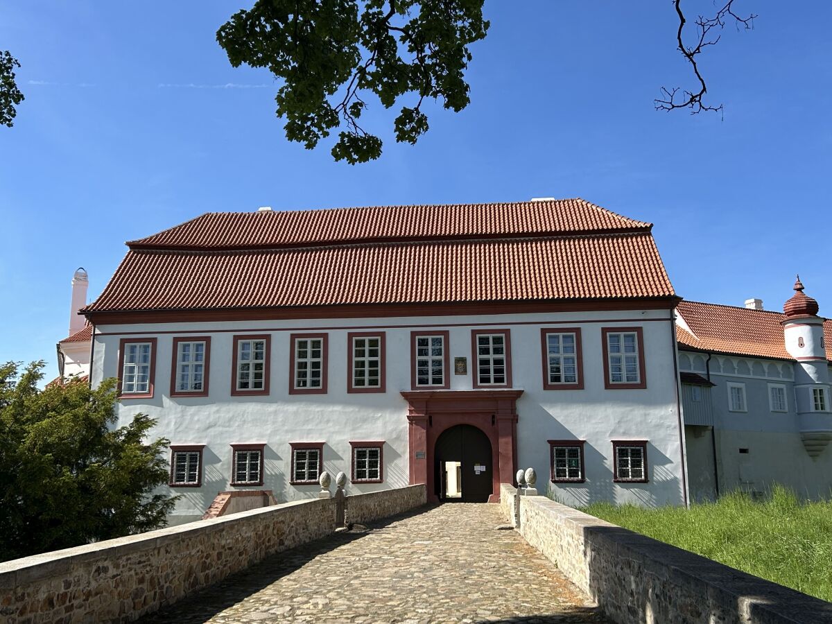 Na ktorom zámku mali letné sídlo pražskí arcibiskupi?